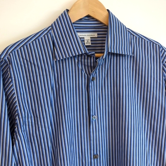 FINAL SALE 🌿BANANA REPUBLIC DRESS SHIRT🌿 - Picture 2 of 6